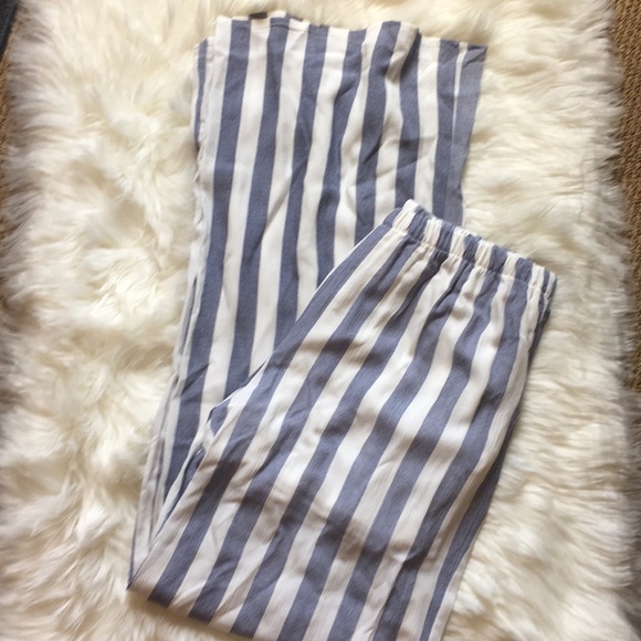 💙 💙 Casual Blue and White Pants - Picture 7 of 7